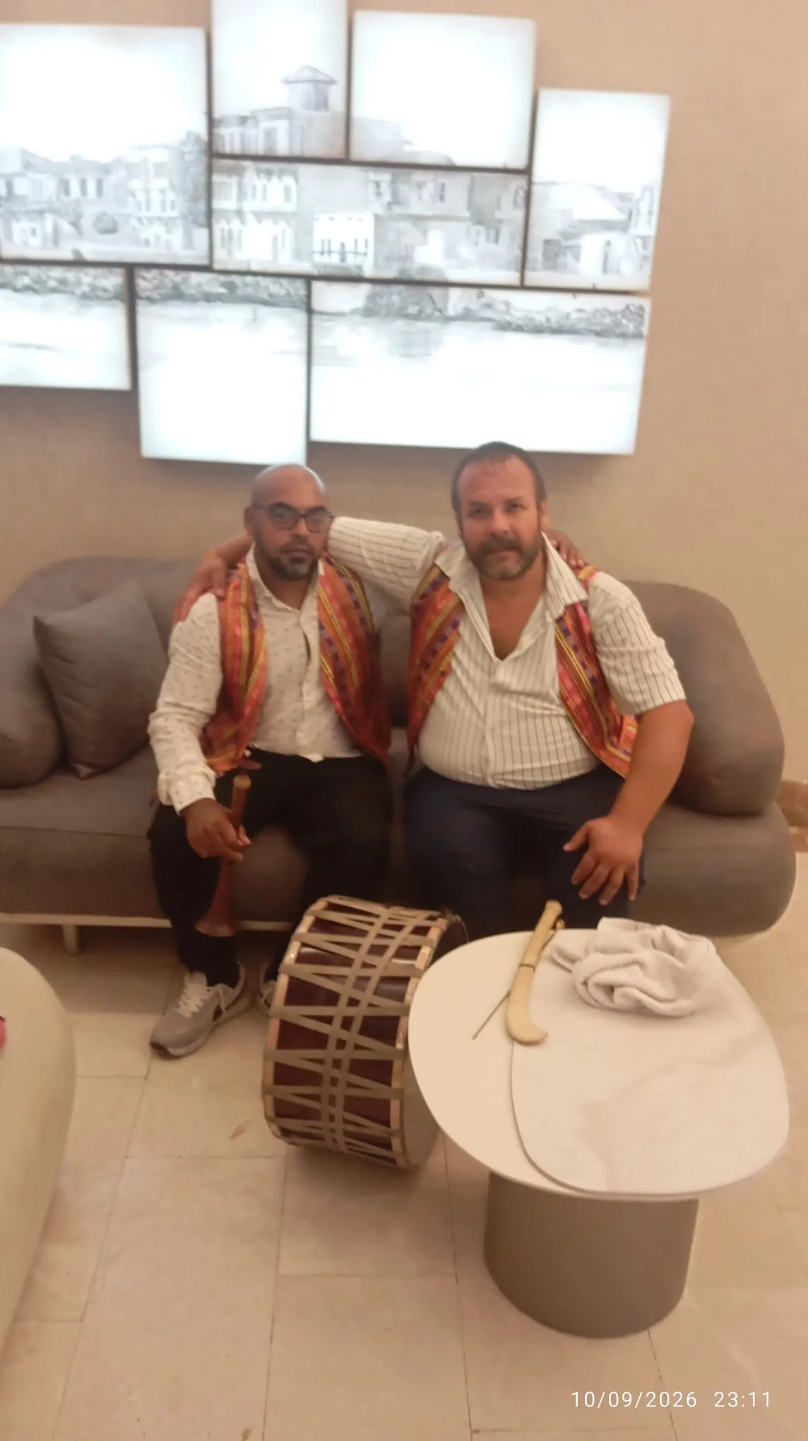 Mahalle meydanı asker eğlencesi ve halaylar
